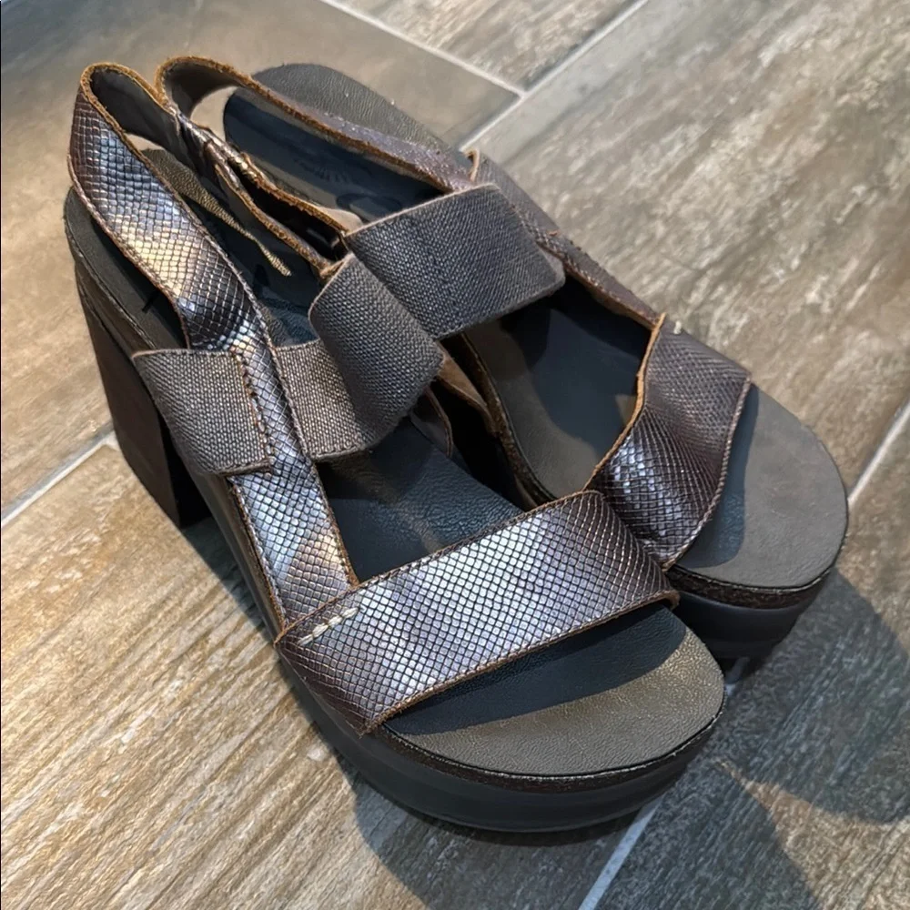 OTBT Gray Platform Shoes with Textured Strap and Chunky Heel